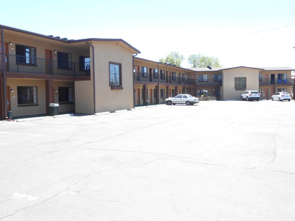 Howard Johnson By Wyndham Flagstaff University West Exterior foto